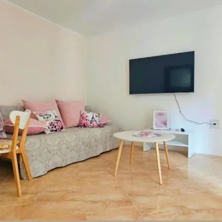 Apartments Miska & Roki Dračevac