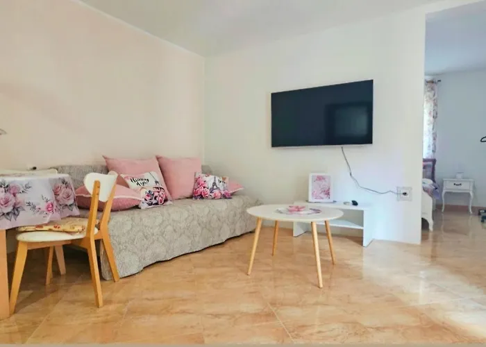 Apartments Miska & Roki Dračevac
