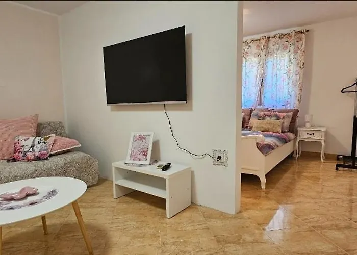Apartments Miska & Roki Dračevac