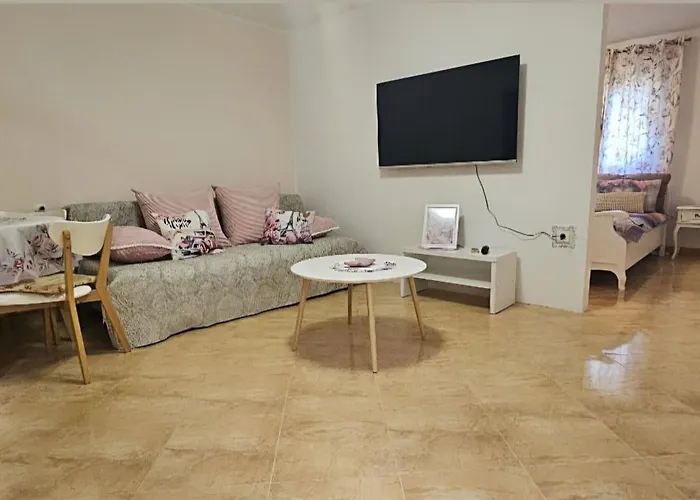 Apartments Miska & Roki Dračevac