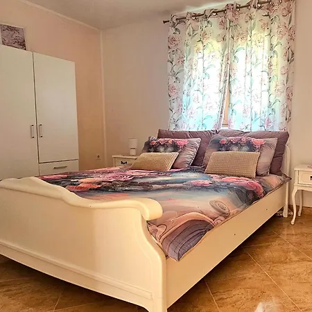 Apartments Miska & Roki * Dračevac