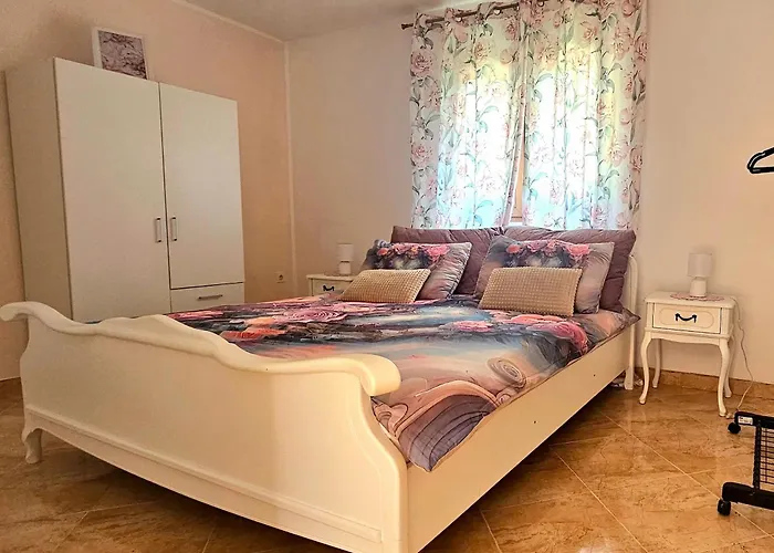 Apartments Miska & Roki * Dračevac
